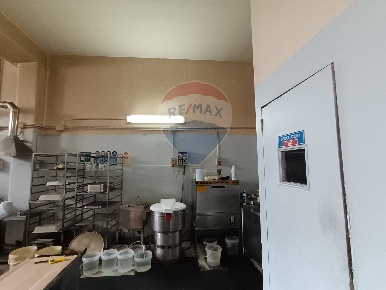 Foto Laboratorio in via  G. Carducci, Paternò di 80 m² con 4 locali