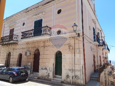 Foto Appartamento in via Giuseppe Garibaldi, San Cipirello di 326 m²