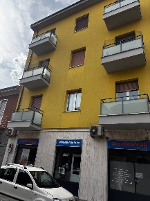 Foto Negozio in via Turati, Bollate Centro di 60 m² con 1 locali in affitto