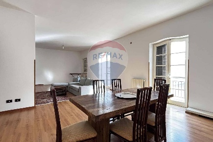 Foto Appartamento in Via Cacioppo, Menfi Centro di 141 m² con 5 locali
