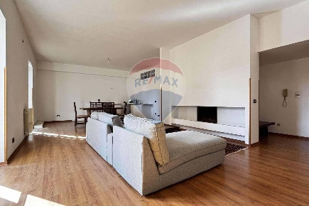 Foto Appartamento in Via Cacioppo, Menfi Centro di 141 m² con 5 locali