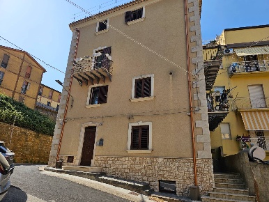 Foto Casa indipendente in VIA SILVIA, Enna Centro di 160 m² con 4 locali