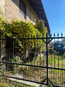 Foto Casale a Pinerolo Abbadia Alpina di 385 m² con 10 locali in vendita