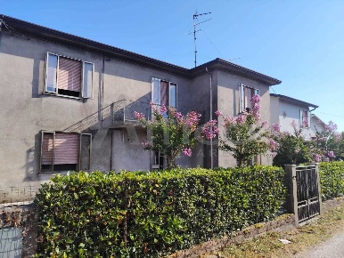 Foto Villa bifamiliare in Canale di Ceregnano RO, Ceregnano Centro Storico