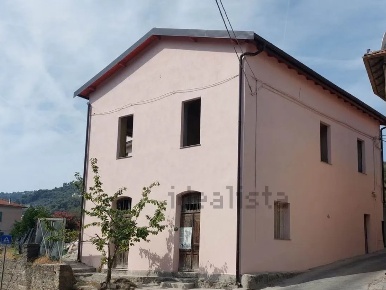 Foto Casale in Piazza Mazzini 11, Camporosso Centro di 280 m² con 6 locali