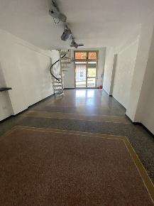 Foto Locale commerciale in Viale Mazzini, Sestri Levante Centro di 66 m²