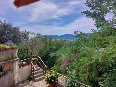 Foto Case semi ndipendenti in Via per Nicola 42, Luni di 75 m² con 4 locali