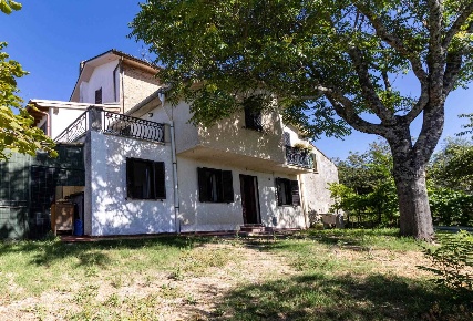 Foto Villa unifamiliare in località Cotti snc, Torricella in Sabina