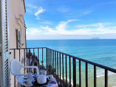 Foto Appartamento a Sperlonga Centro di 85 m² con 5 locali in vendita