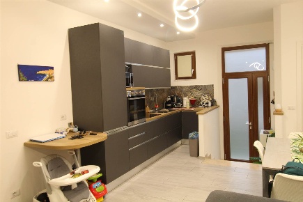 Foto Appartamento a Buonconvento Centro di 93 m² con 5 locali in vendita