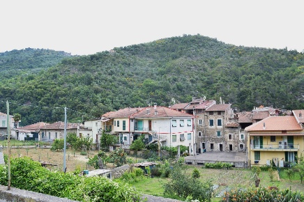 Foto Appartamento a Dolceacqua di 190 m² con 5 locali in vendita