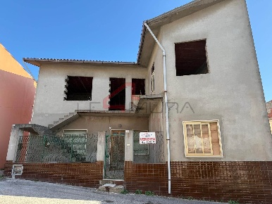 Foto Casa indipendente a Sant'Antioco Centro di 220 m² con 5 locali