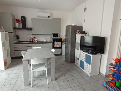 Foto Appartamento in Via Piave, Cepagatti Centro di 85 m² con 4 locali