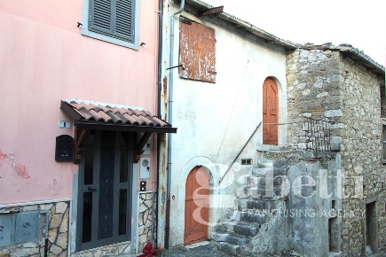 Foto Appartamento in Via dell'Aia 7-9, Ateleta di 110 m² con 3 locali