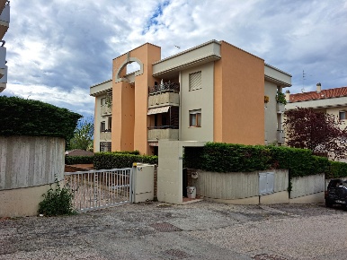 Foto Appartamento in Via MASSERA 15, Spoltore Centro di 114 m² con 4 locali