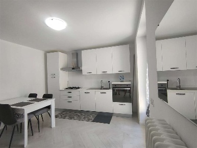 Foto Appartamento in Via Clì, Clusone Centro di 85 m² con 3 locali