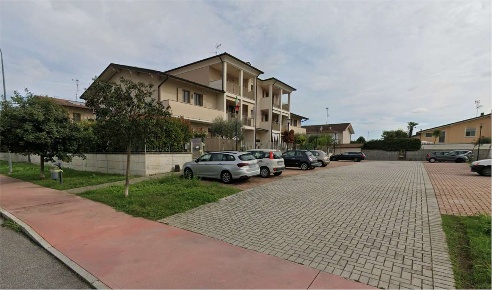 Foto Appartamento in Via G. Falcone 27, Ghedi Centro di 120 m² con 3 locali