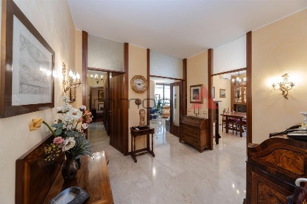 Foto Appartamento a Brugherio di 169 m² con 5 locali in vendita