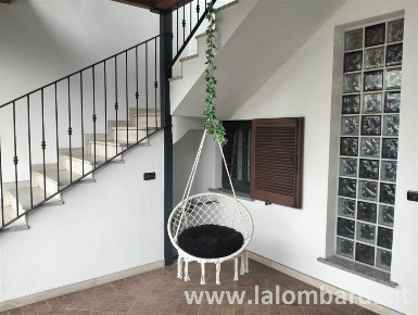 Foto Villa unifamiliare a Triuggio Canonica di 116 m² con 4 locali