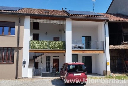 Foto Villa unifamiliare a Triuggio Canonica di 116 m² con 4 locali