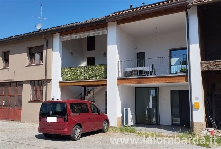 Foto Villa unifamiliare a Triuggio Canonica di 116 m² con 4 locali