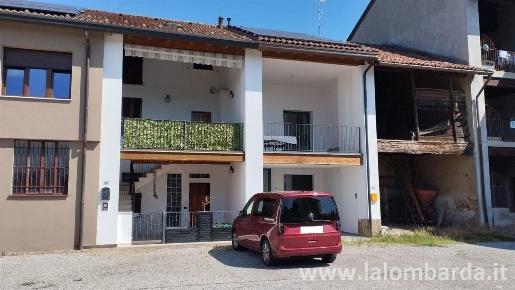 Foto Villa unifamiliare a Triuggio Canonica di 116 m² con 4 locali