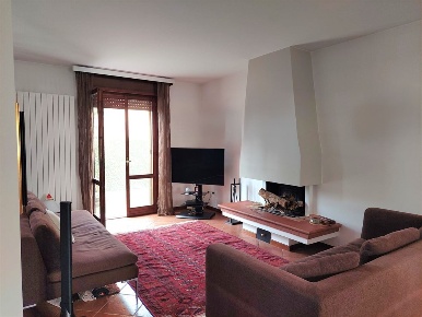Foto Villa unifamiliare a Poncarale Centro di 330 m² con 5 locali