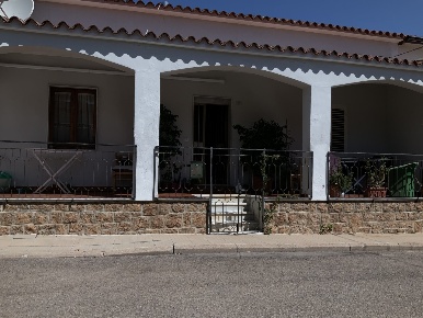 Foto Casa indipendente a Arzachena Arzachena Paese di 120 m² con 4 locali