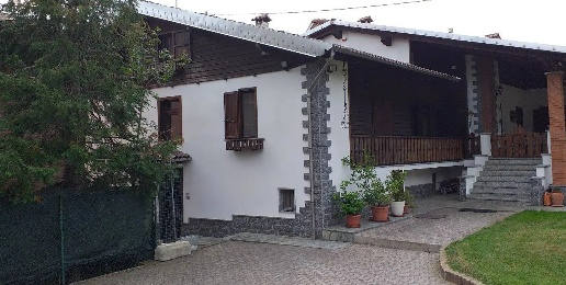 Foto Case semi ndipendenti a Pertusio di 238 m² con 7 locali in vendita