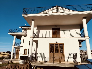Foto Villa unifamiliare in VIA VERDI, Montesilvano Villa Carmine di 370 m²