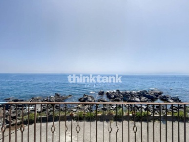 Foto Appartamento in Lungomare Galatea, Aci Castello di 100 m² con 4 locali