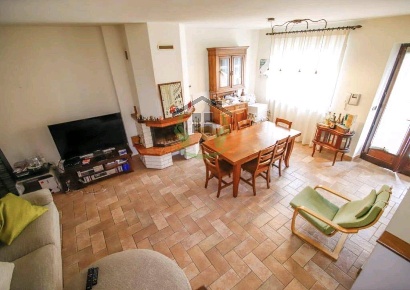 Foto Villa bifamiliare in Via Emanuele Filiberto, Volpiano di 170 m²