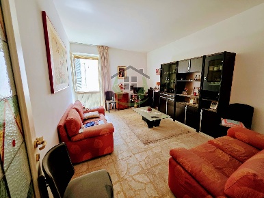 Foto Appartamento in Corso Serpente Aureo, Offida Centro di 135 m²