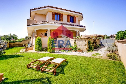 Foto Villa unifamiliare in Via Dei Gerani, Pomezia Campo Jemini di 150 m²