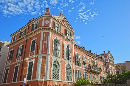 Foto Appartamento in Via Vittorio Emanuele II, Bordighera Centro di 125 m²