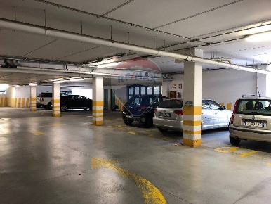 Foto Box in via cavour snc, Belluno Centro di 15 m² con 1 locali in affitto