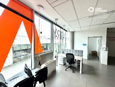 Foto Ufficio in Via Autostrada, Bergamo Malpensata di 365 m² con 2 locali