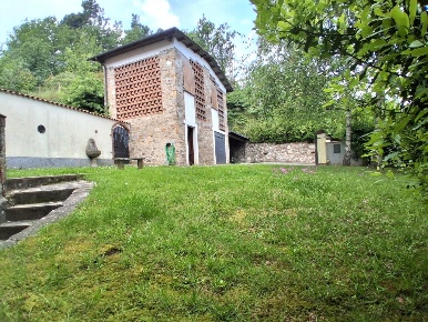 Foto Casa indipendente a Capannori Massa Macinaia - San Leonardo di 150 m²