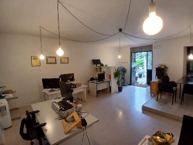 Foto Ufficio a Vicopisano Centro di 67 m² con 1 locali in affitto