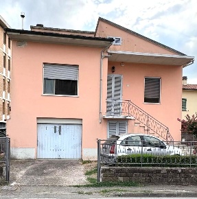 Foto Casa indipendente a Santa Croce sull'Arno Centro di 200 m² in vendita