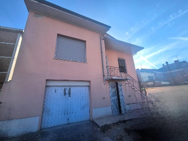 Foto Casa indipendente a Santa Croce sull'Arno Centro di 200 m² in vendita