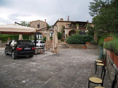 Foto Rustico a Rapolano Terme di 1000 m² con 25 locali in vendita