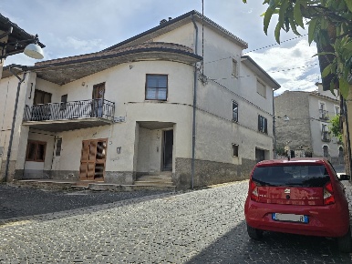 Foto Appartamento in Via del Castello 2, Tornimparte San Nicola di 370 m²