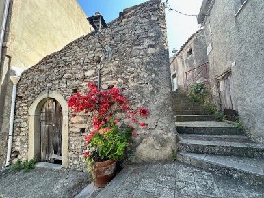 Foto Casa indipendente in Via SALITA PONTICELLO 3, Basicò di 38 m²