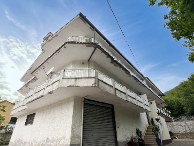 Foto Appartamento in Matina, Sanza di 117 m² con 4 locali in vendita