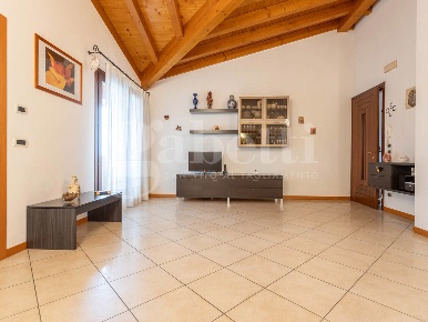 Foto Villa bifamiliare in Via Padre Marco D'Aviano 14, di 128 m² in vendita