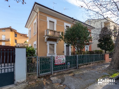 Foto Villa bifamiliare in Via Andrea Costa 36, Cattolica di 252 m²