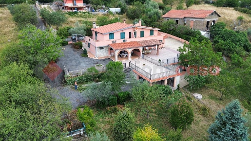 Foto Villa bifamiliare in Via CAPO LE RIPE 18, Fiuggi di 180 m² in vendita