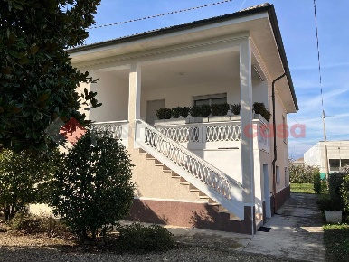 Foto Villa unifamiliare in Via Grosso Campana 14, Piscina di 110 m²