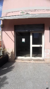 Foto Locale commerciale in VIALE colombo 47, Quartu Sant'Elena Quartu